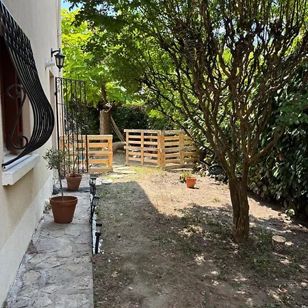 Chaleureux Et Discret Appartement Alès
